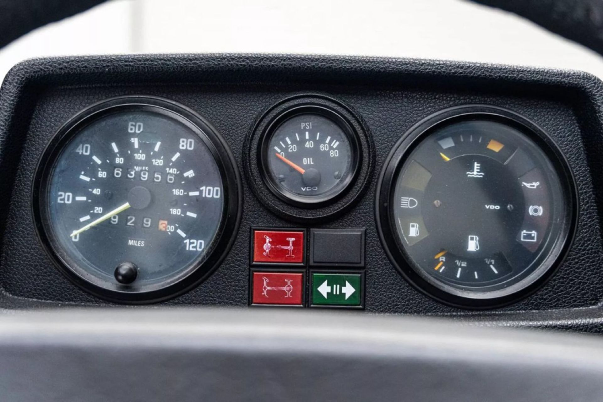مرسدس بنز AMG 300 GD