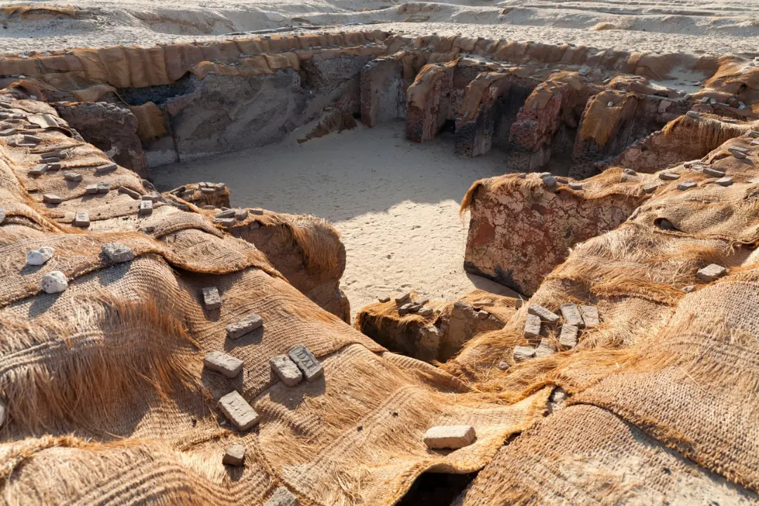 گودال‌های باستانی مقبره در سایت باستانی ابیدوس (Abydos) مصر