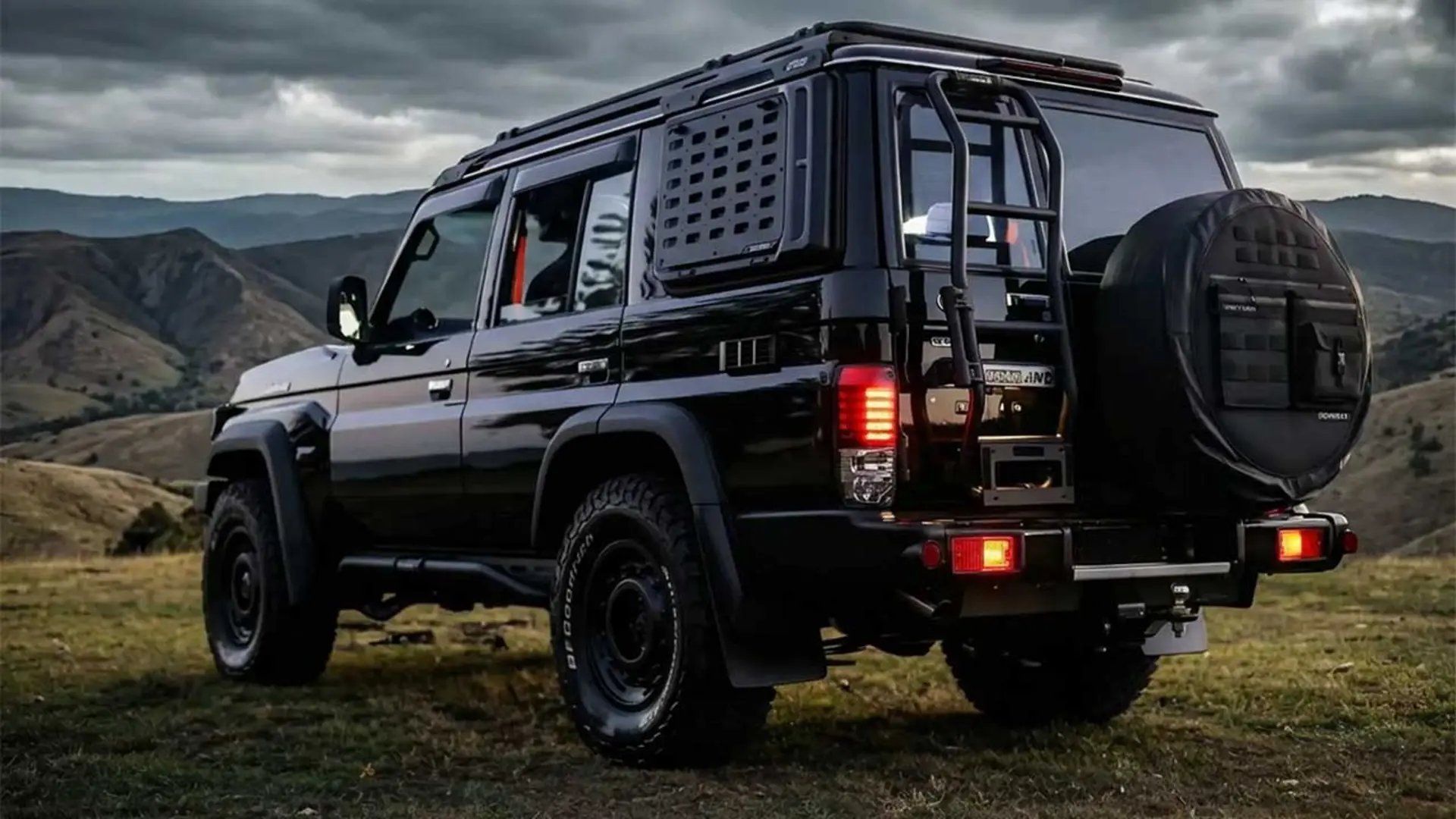 لندکروزر سری ۷۰ واگن GXL