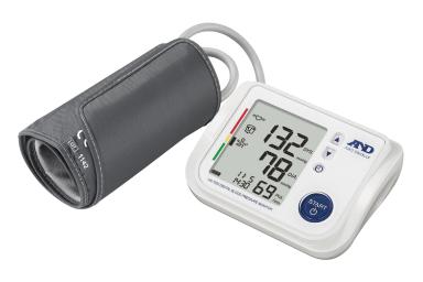 نمای کلی دستگاه فشار خون ای ان دی UA-1020 با نمایشگر روشن و نمایش کاف و شلنگ هوا