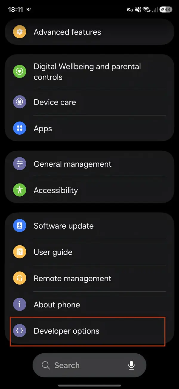 منوی تنظیمات اندروید که گزینه Developer options در کادر قرمز مشخص شده است