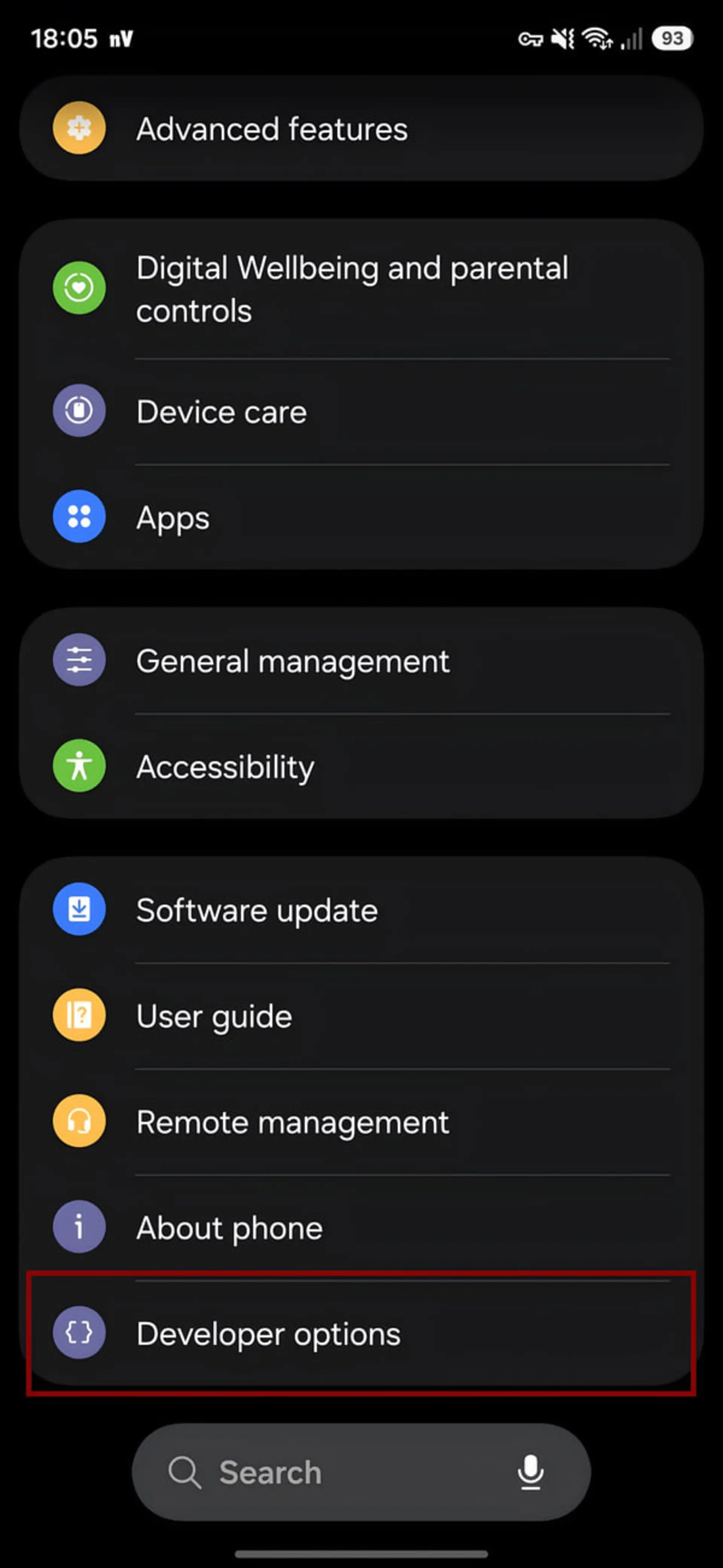 منوی تنظیمات گوشی اندرویدی با گزینه Developer options در کادر قرمز