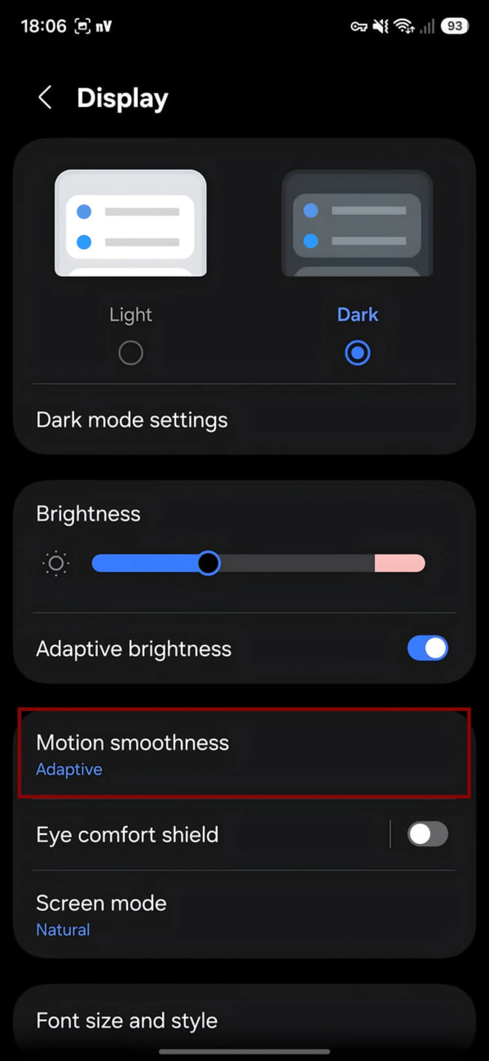 تنظیمات نمایش اندروید با گزینه انتخاب شده Motion smoothness در حالت Adaptive