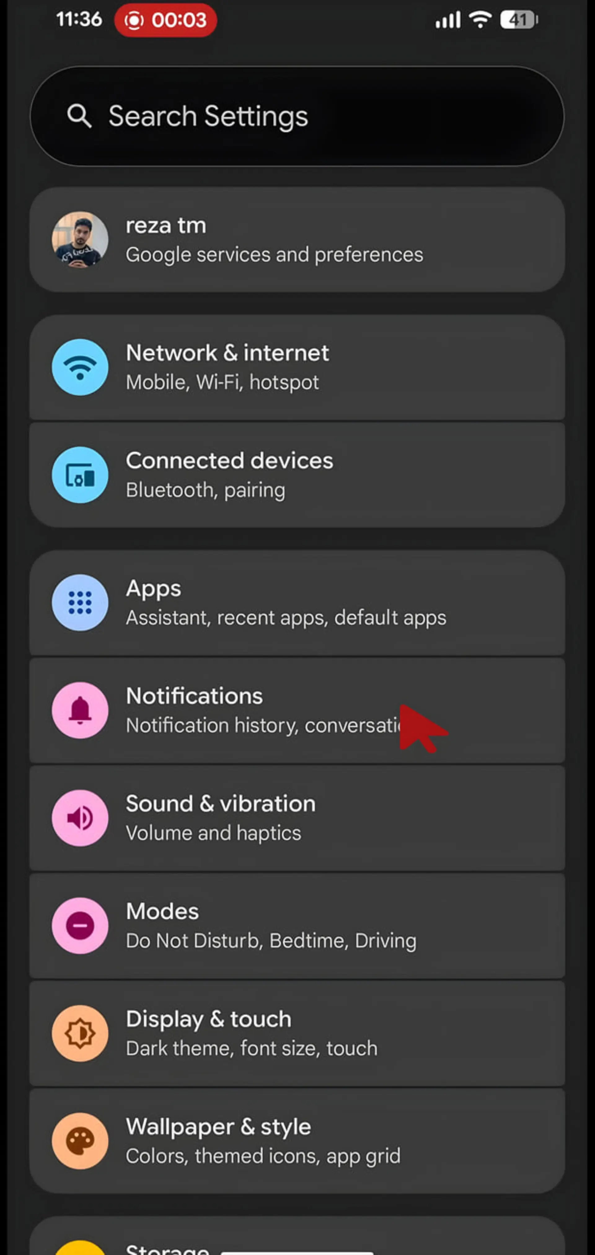 منوی تنظیمات اندروید با گزینه اعلان‌ها (Notifications) در مرکز صفحه