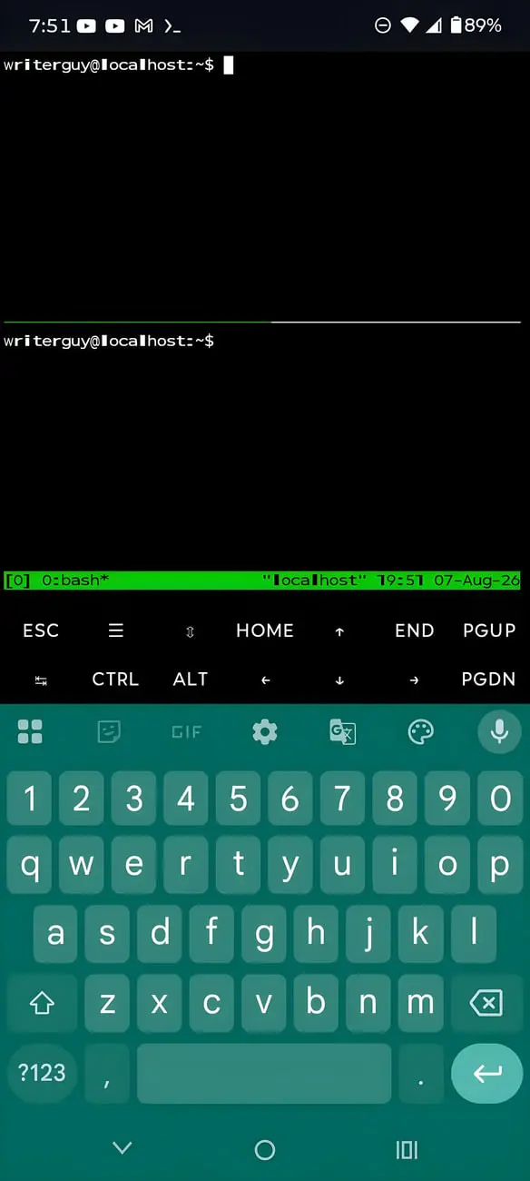 رابط کاربری ترمینال (Terminal) اندروید با محیط سیاه و خط فرمان