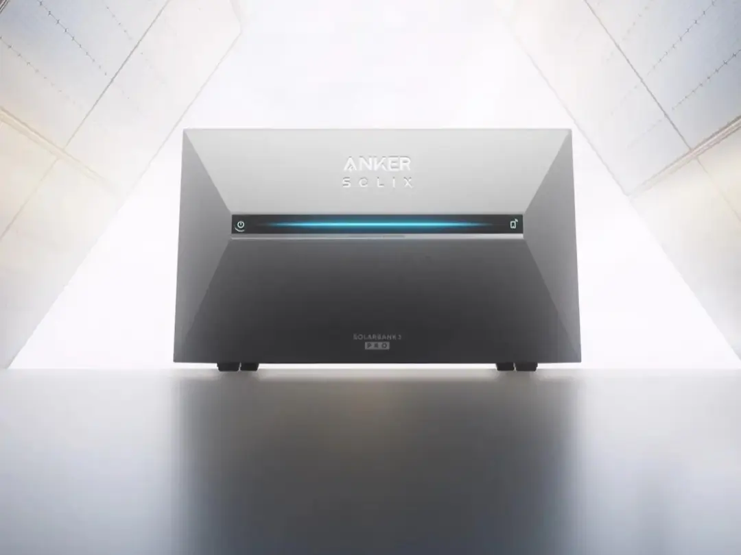 دستگاه ذخیره انرژی خورشیدی انکر (Anker) مدل Solarbank Pro با پنل جلویی