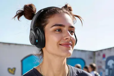 نمای سمت چپ هدفون دور گوشی انکر SoundCore Q11i رنگ مشکی