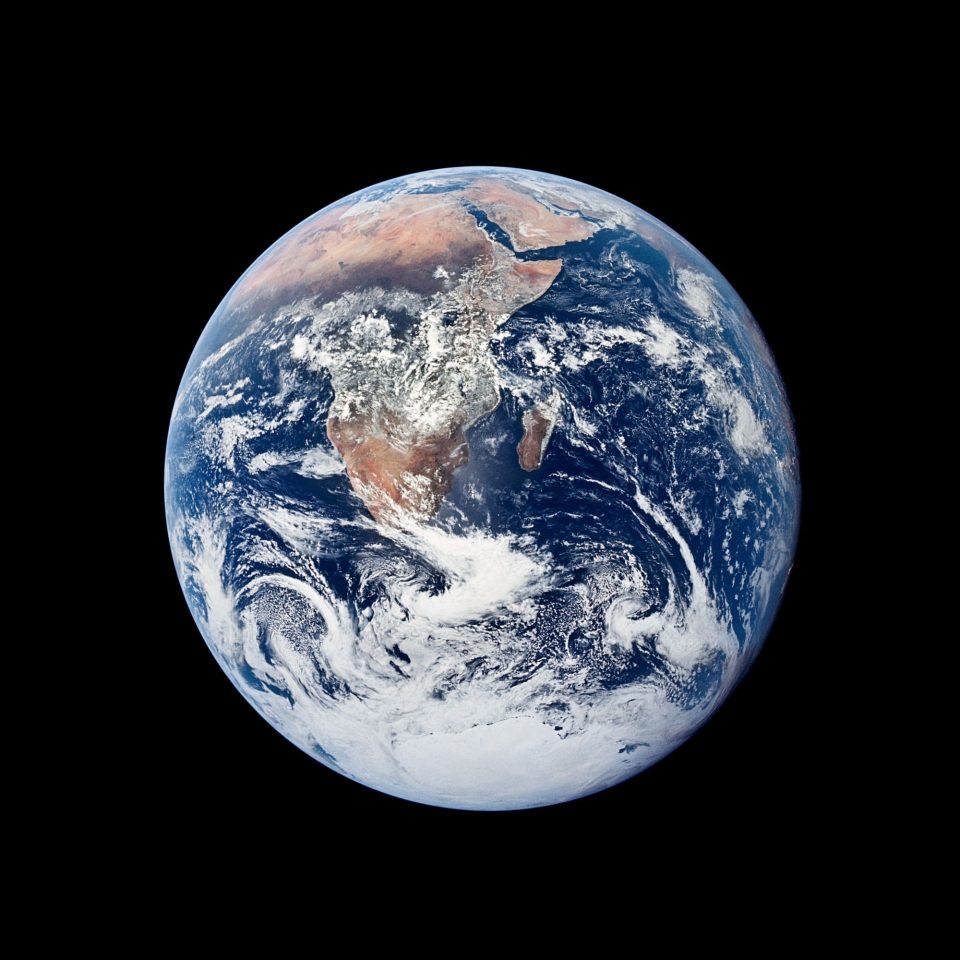 تیله آبی تصویر نمادین آپولو ۱۷ از زمین