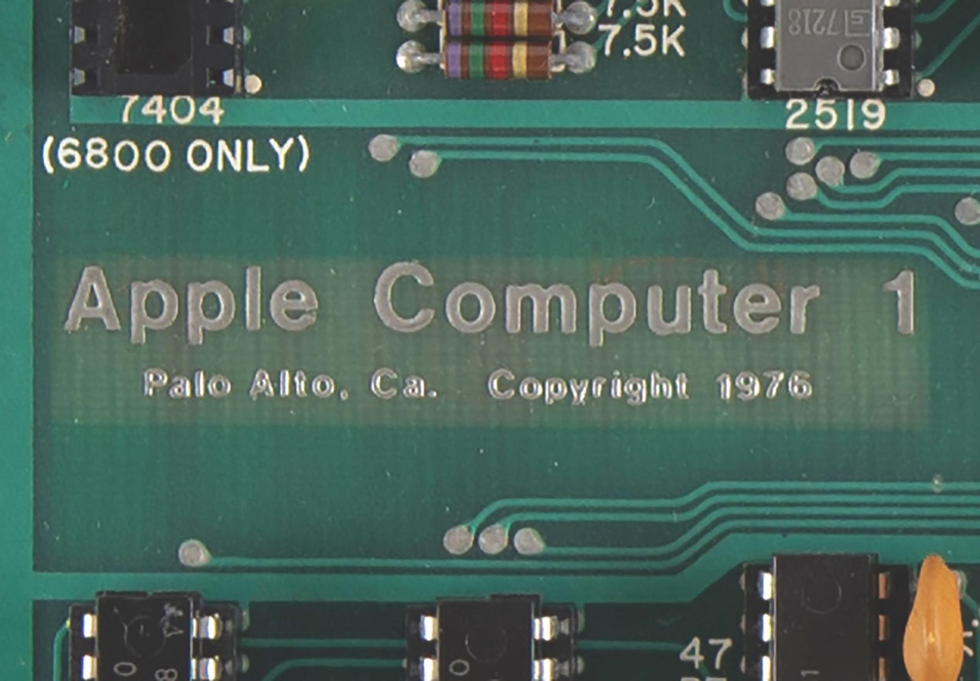 کامپیوتر چوبی Apple-1