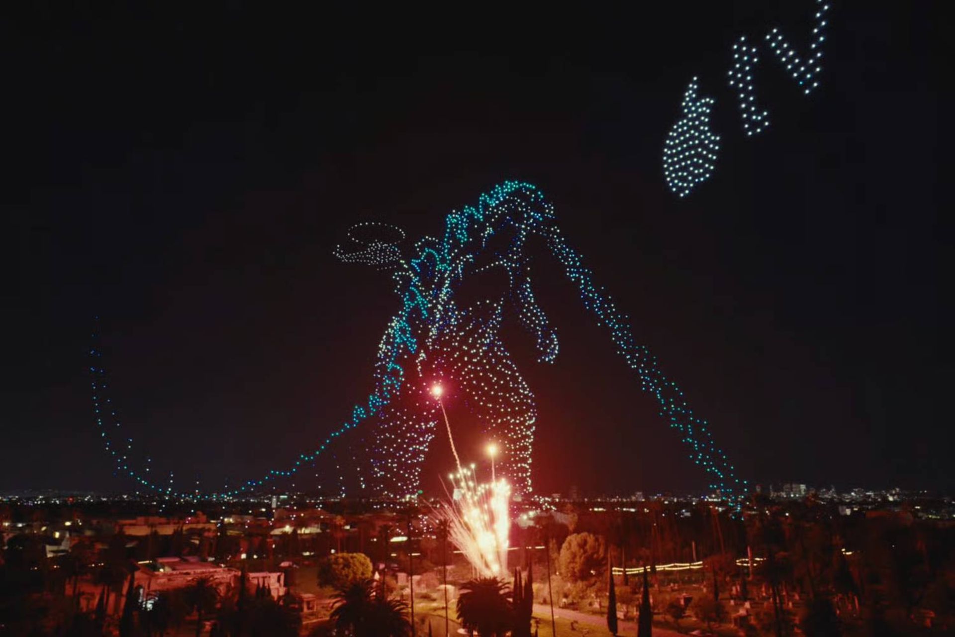 نمایش اپل با ۳۰۰۰ پهپاد