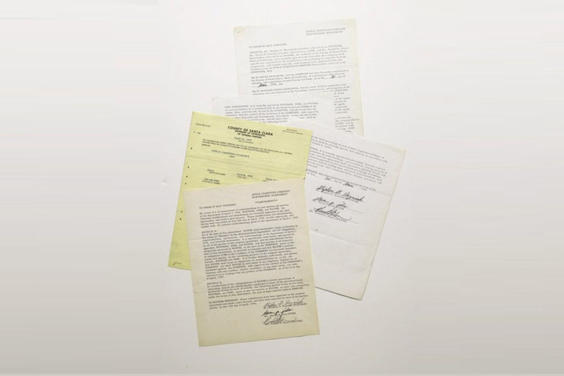 سند تأسیس شرکت اپل