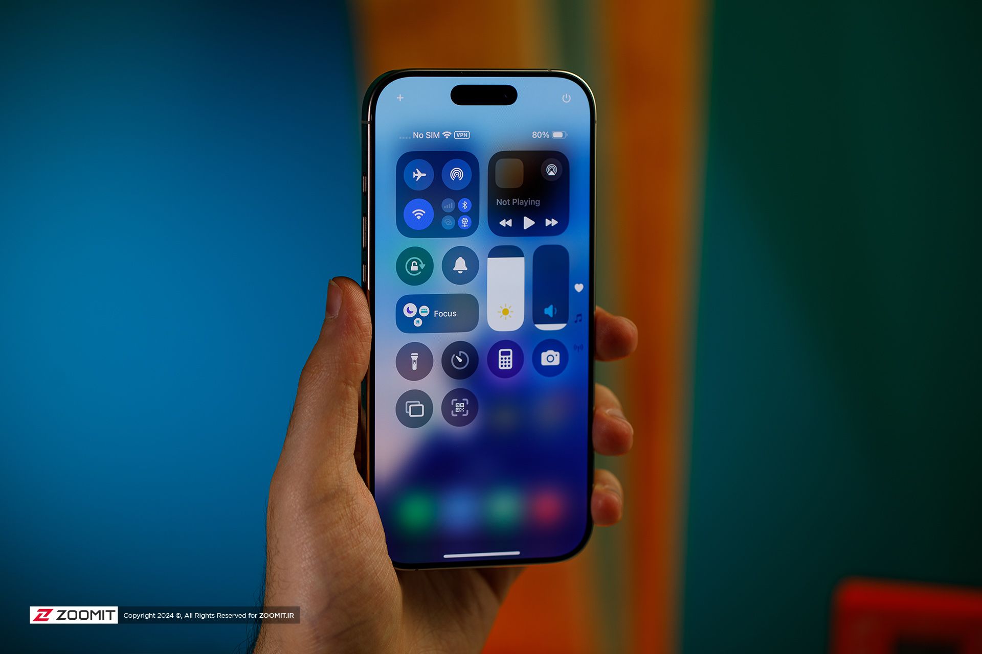 Dimensions of iPhone 16 Pro in hand