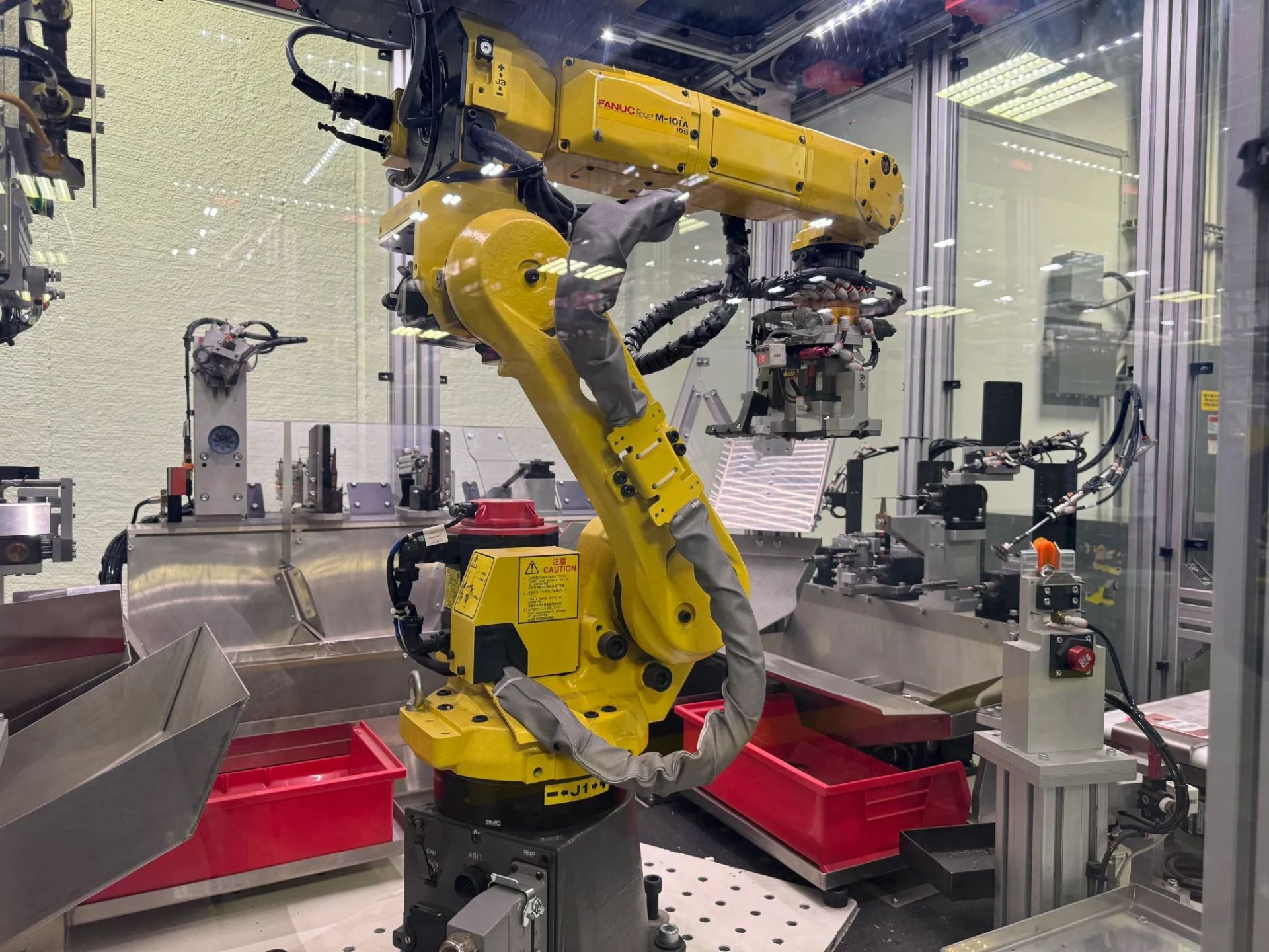 لیام یک؛‌ اولین نسل ربات بازیافت آیفون 