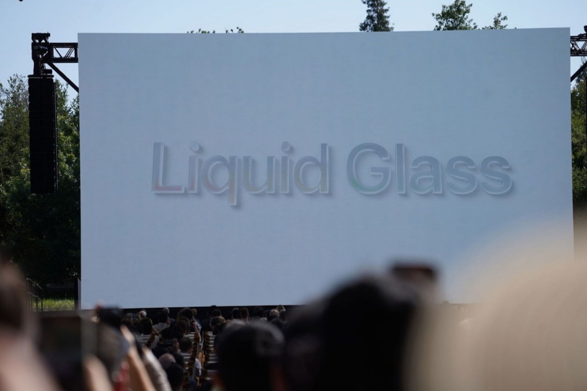 نرم‌افزارهای اپل شیشه‌ای می‌شوند؛ رونمایی زبان طراحی Liquid Glass