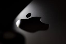 لوگو اپل / Apple در تاریکی از نزدیک