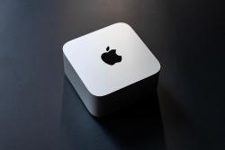 مک استودیو اپل / Apple Mac Studio از نمای بالا