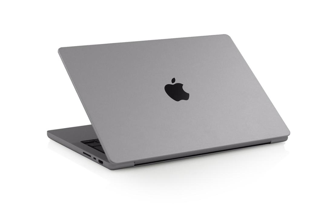لپ تاپ اپل مک بوک پرو Apple Macbook Pro 14 2023 نمای پشت و درگاه های راست