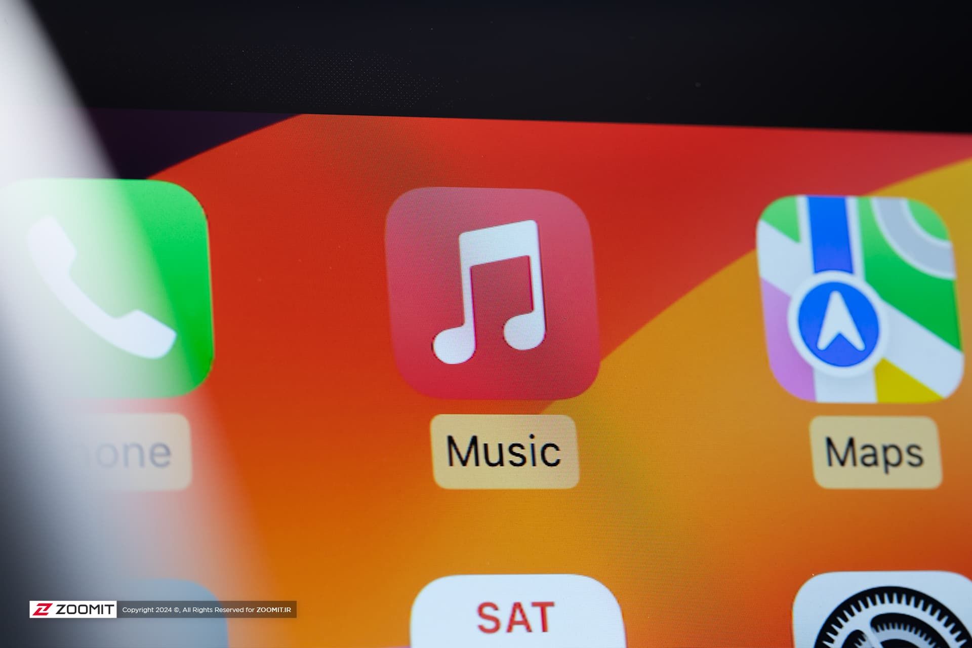 لوگو اپل موزیک / Apple Music روی نمایشگر لمسی خودرو