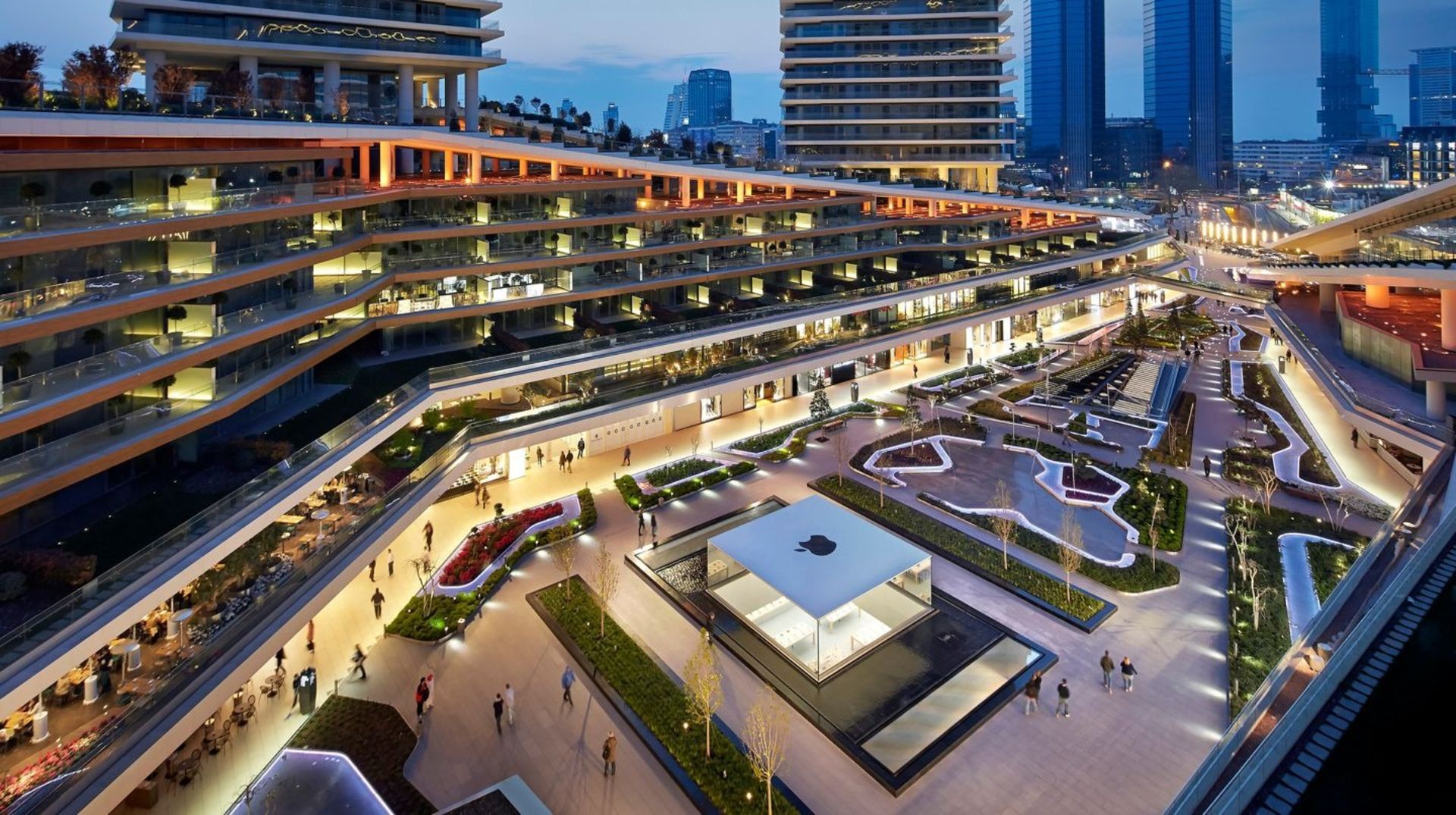 نمای هوایی از سقف اپل استور استانبول در مرکز خرید شهر