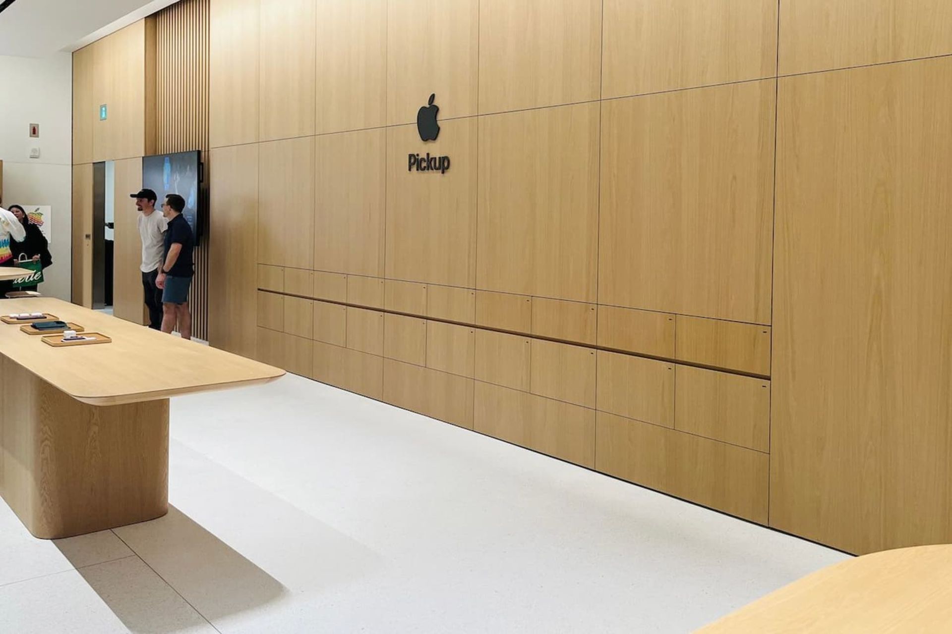 فروشگاه Apple Square One اپل بخش تحویل کالا