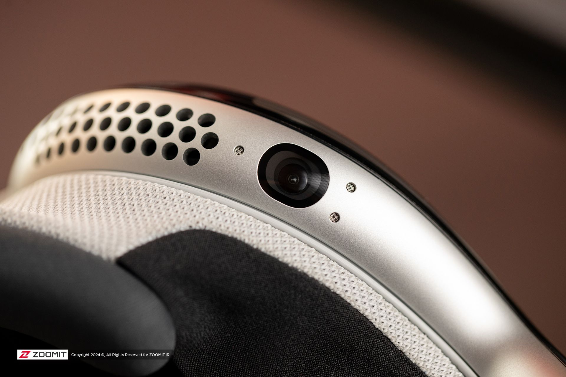نمای نزدیک از دوربین اپل ویژن پرو