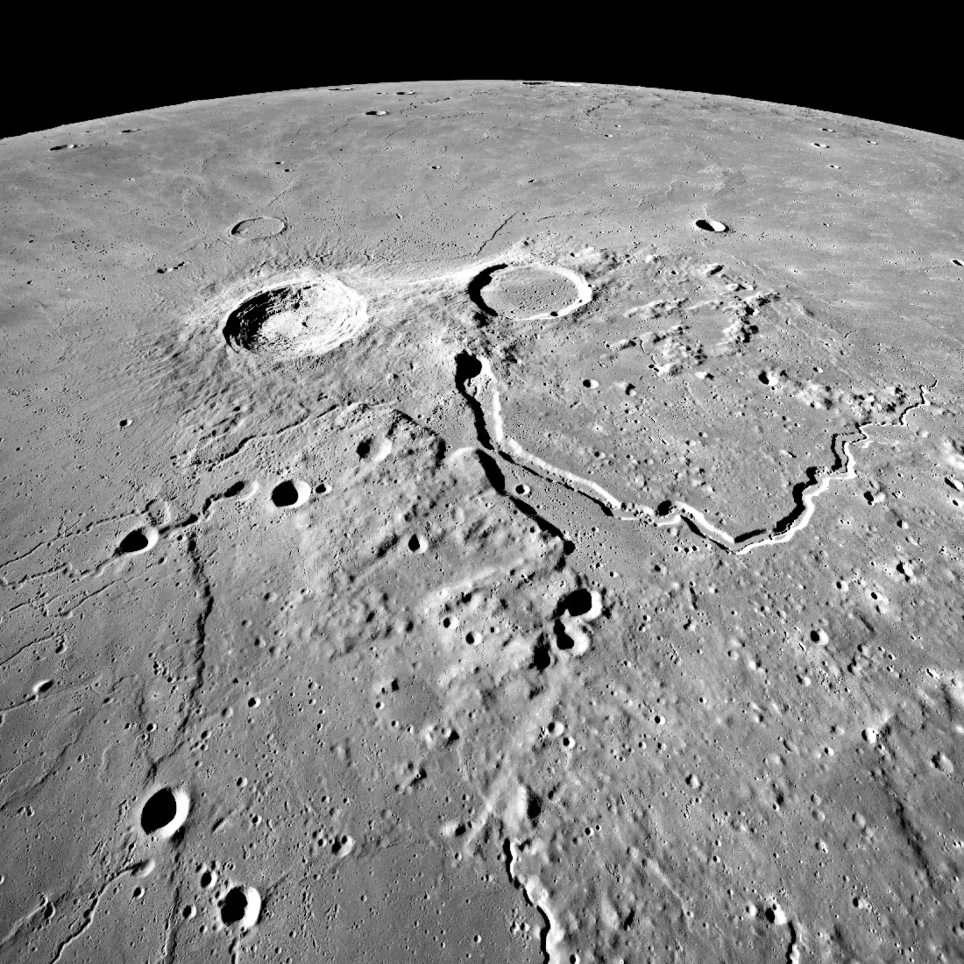 دهانه آریستارخوس در ماه