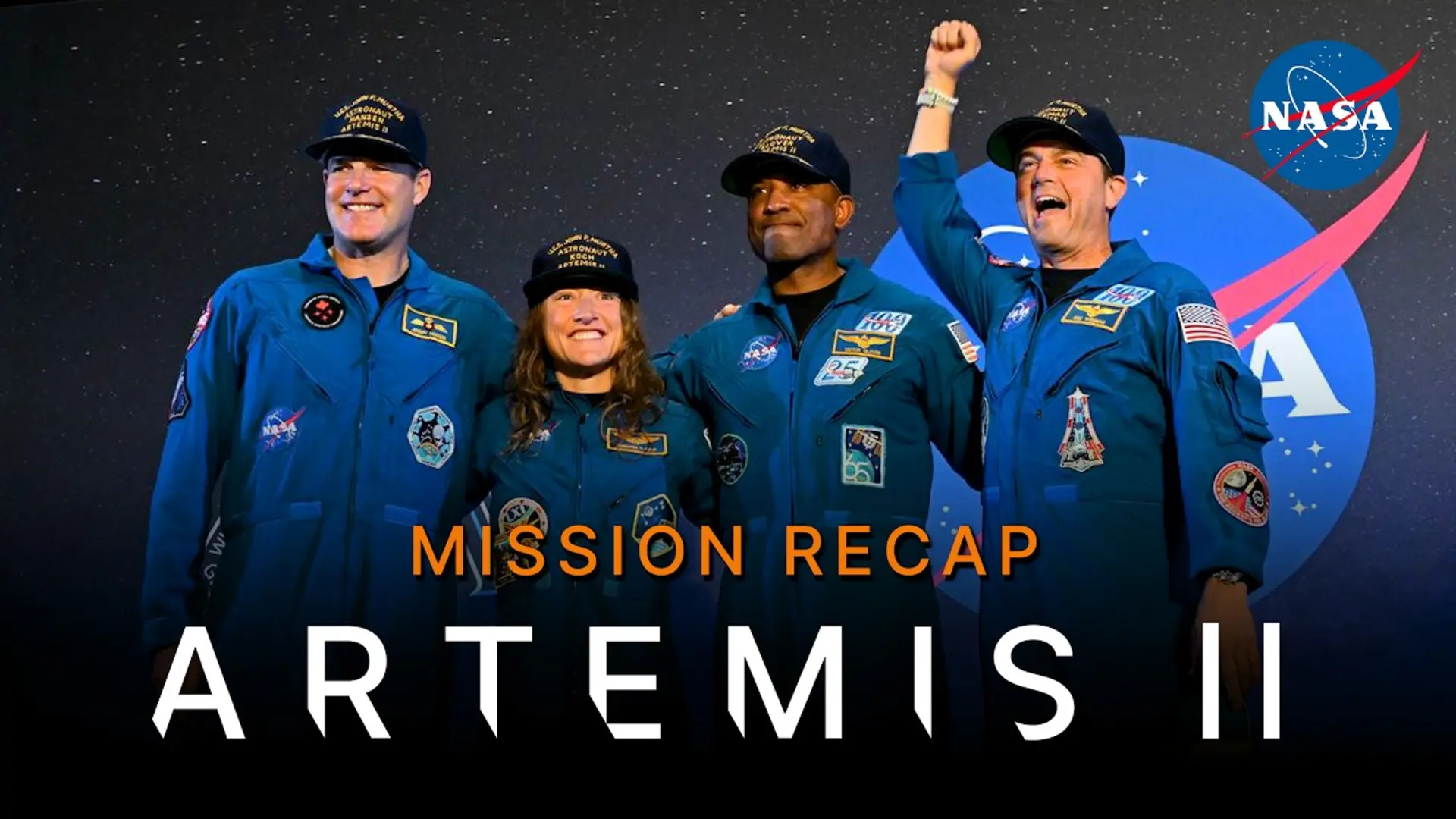 چهار خدمه آرتمیس ۲ با لباس‌های آبی در کنار یکدیگر