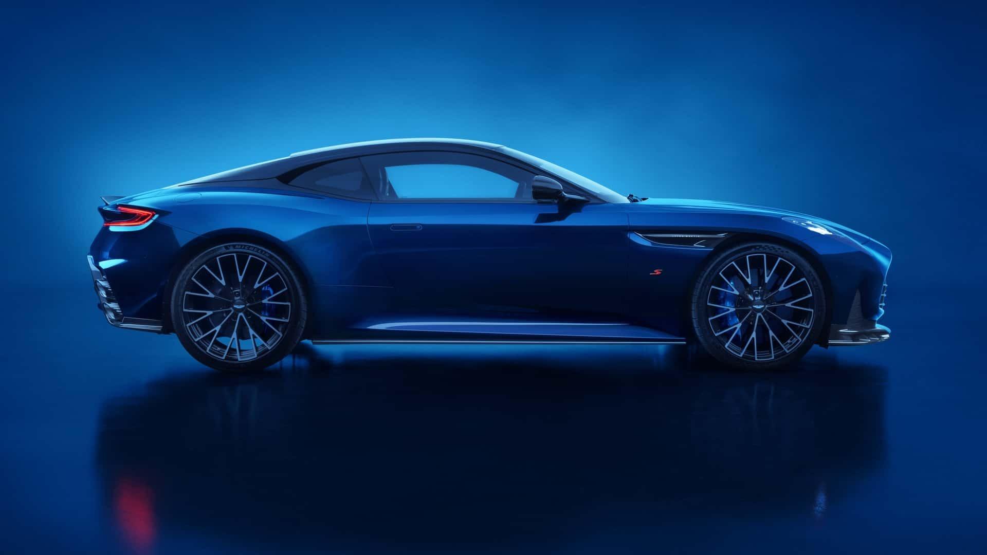 نمای جانبی خودرو استون مارتین DB12 S