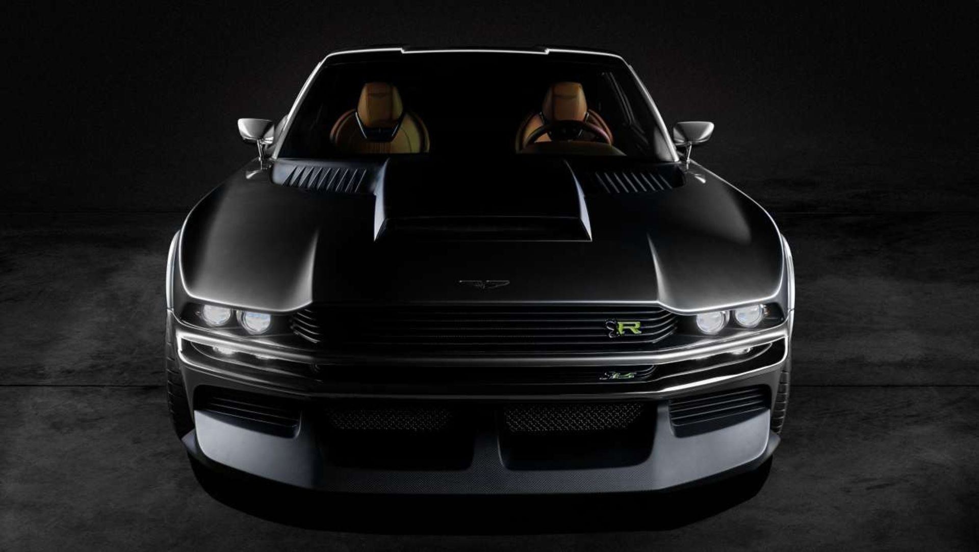 نمای جلویی استون مارتین DBS اکتاویا