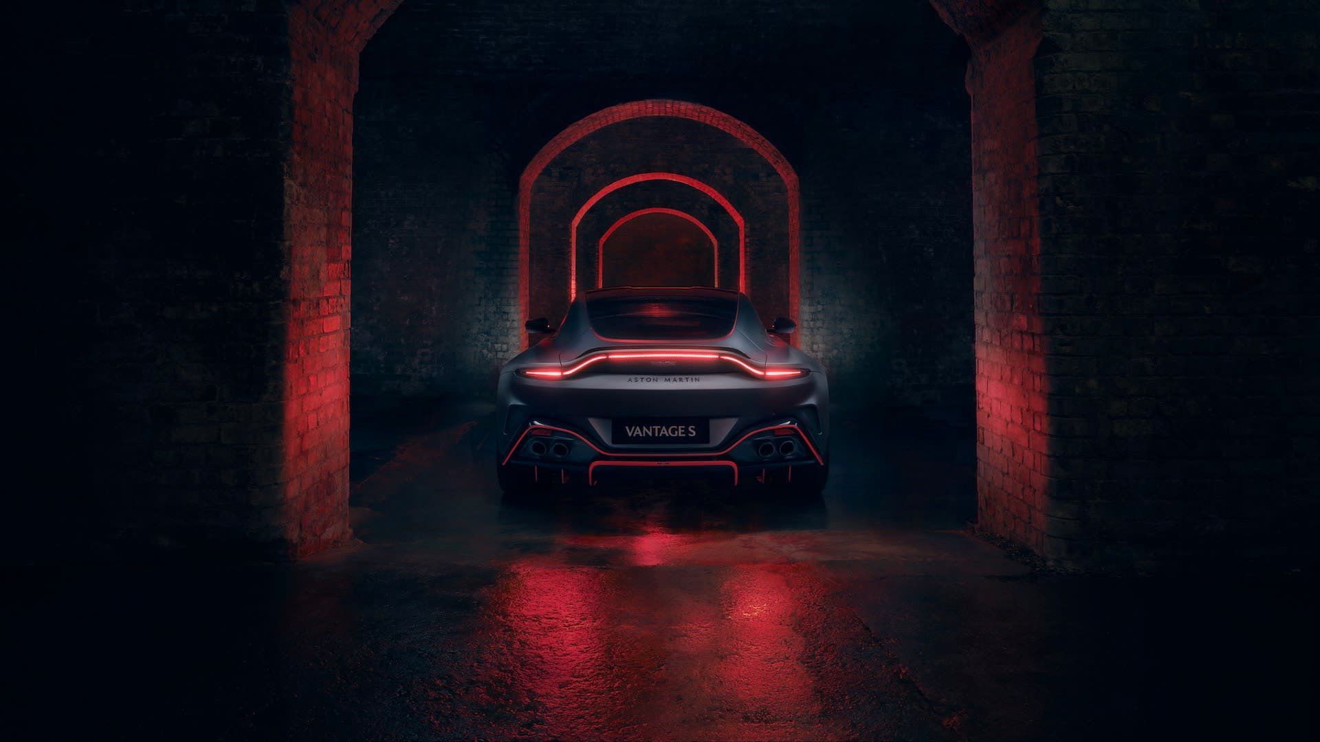 استون مارتین Vantage S