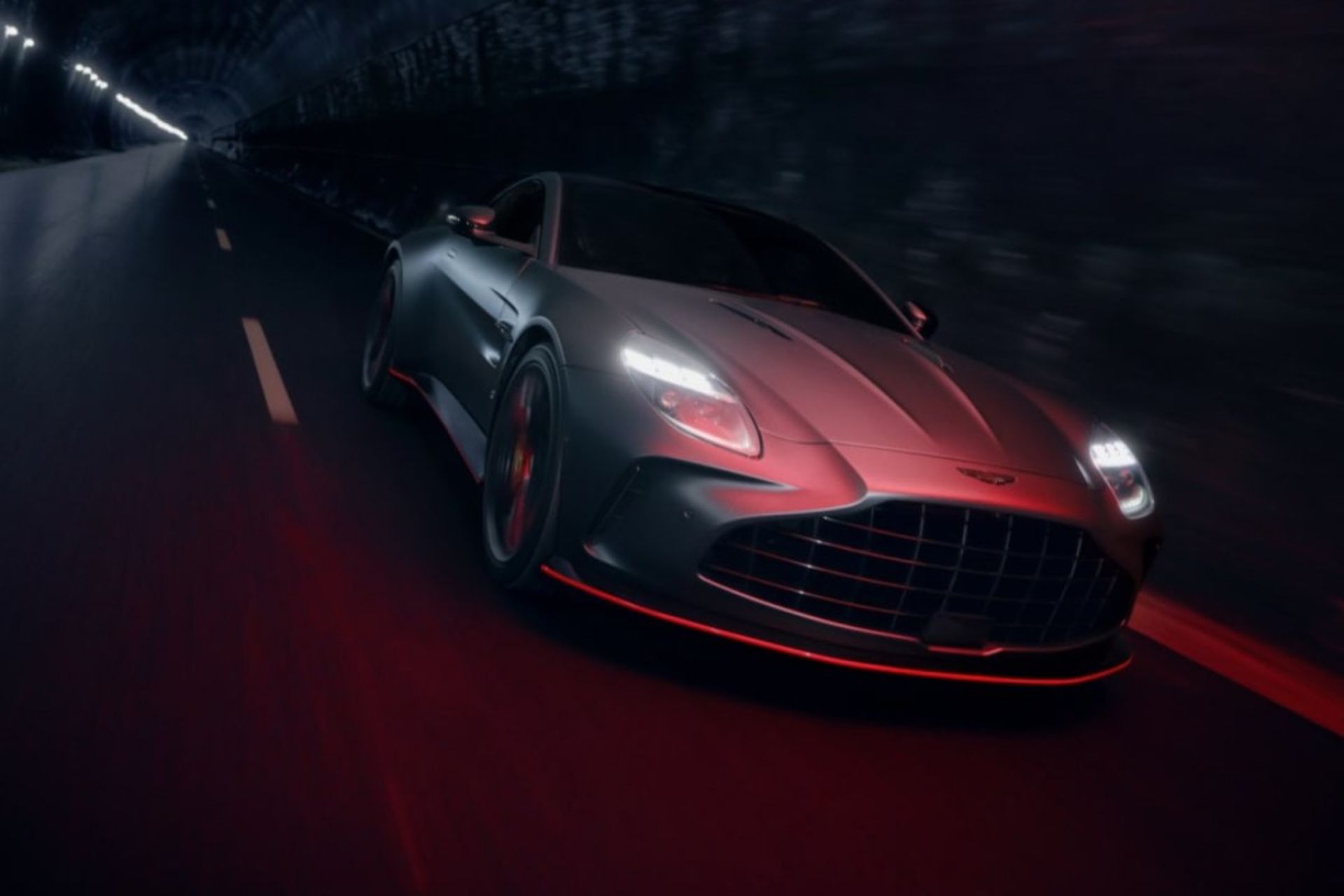 استون مارتین Vantage S