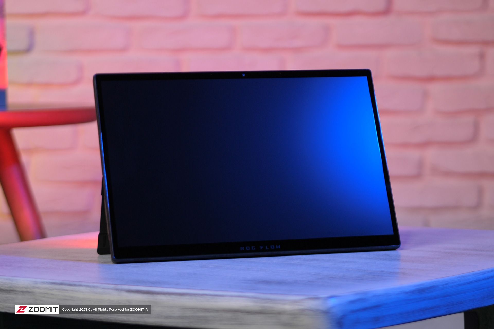 صفحه نمایش تبلت گیمینگ ROG Flow Z13 ایسوس به‌صورت خاموش