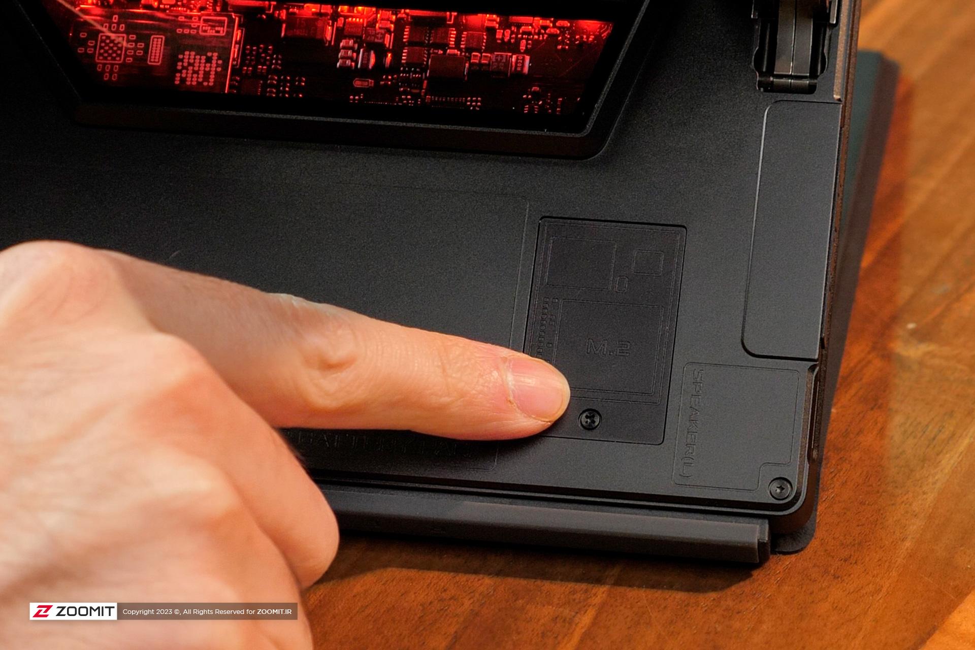محفظه حافظه M.2 تبلت گیمینگ ROG Flow Z13 ایسوس در پشت دستگاه