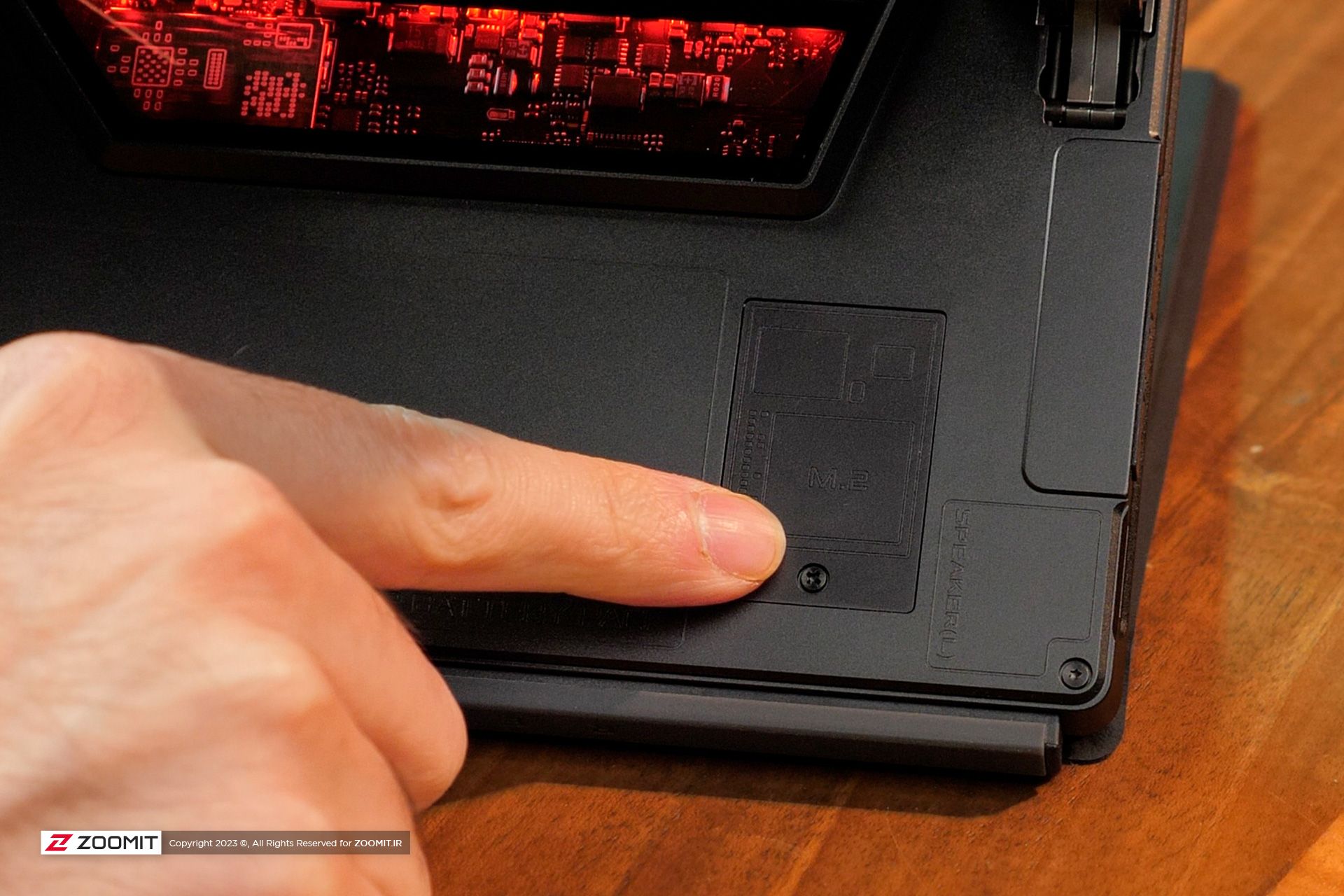 محفظه حافظه M.2 تبلت گیمینگ ROG Flow Z13 ایسوس در پشت دستگاه