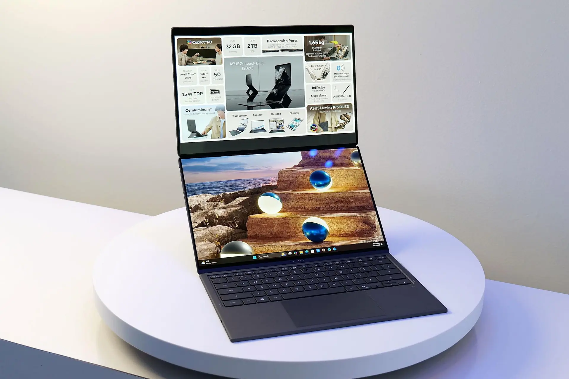 لپ‌تاپ ذن‌بوک دوئو ۲۰۲۶ به‌صورت بازشده