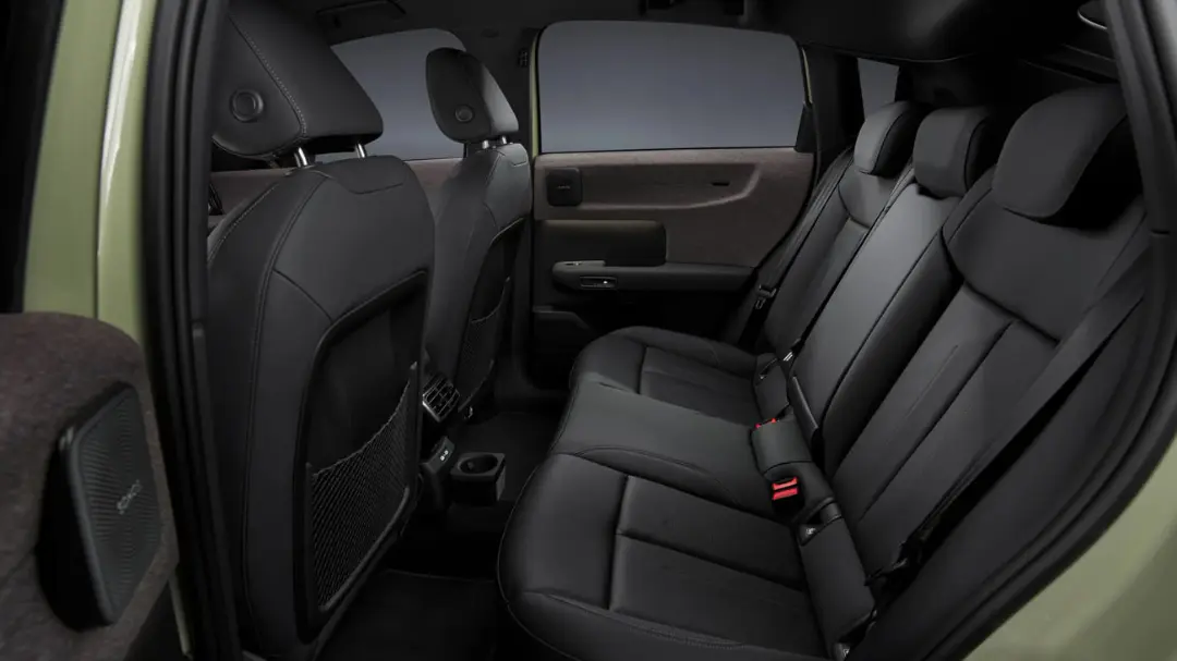 صندلی‌های عقب و فضای کابین خودروی آئودی (Audi) A2