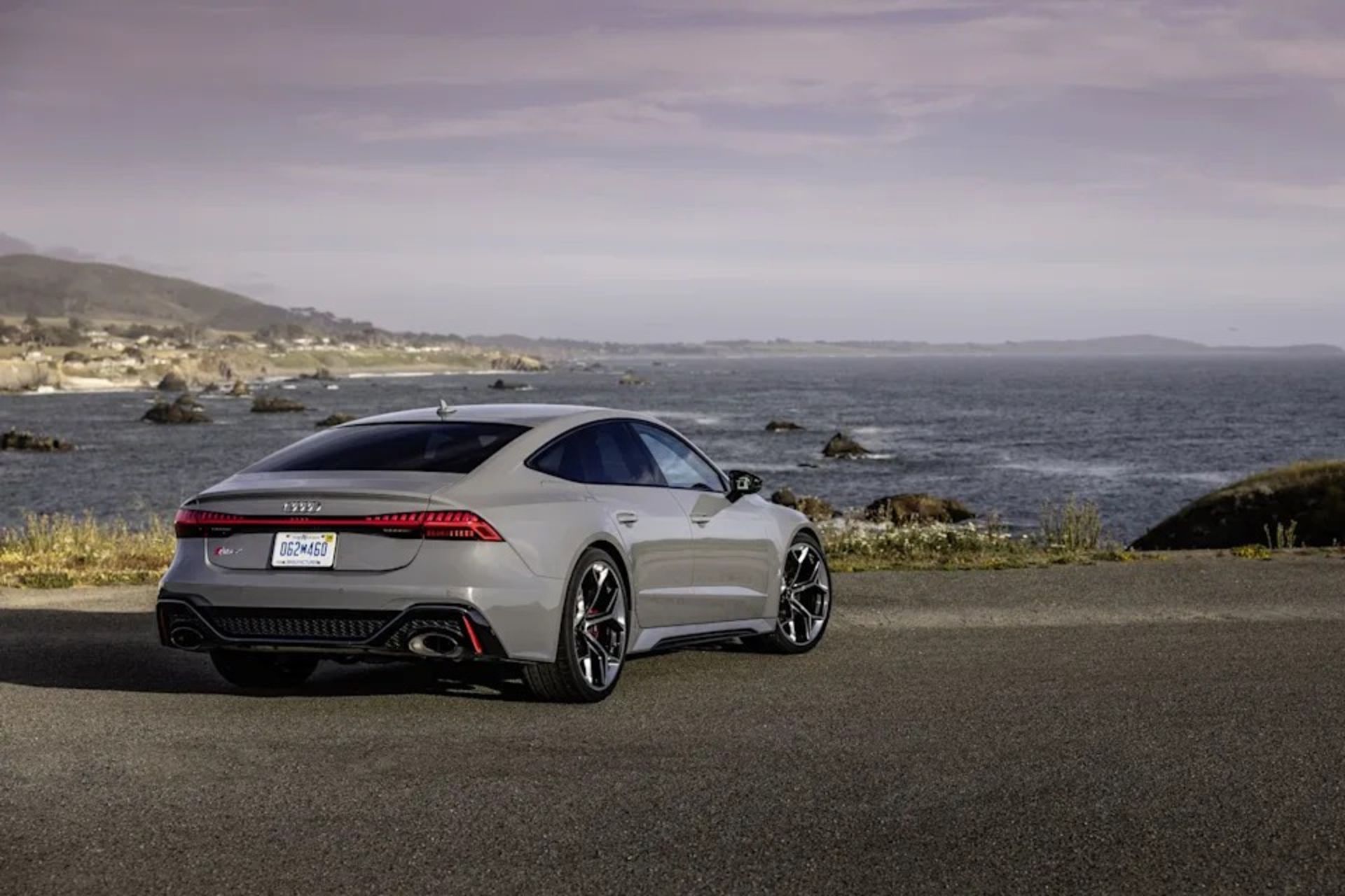 آئودی A7 به‌صورت پارک شده