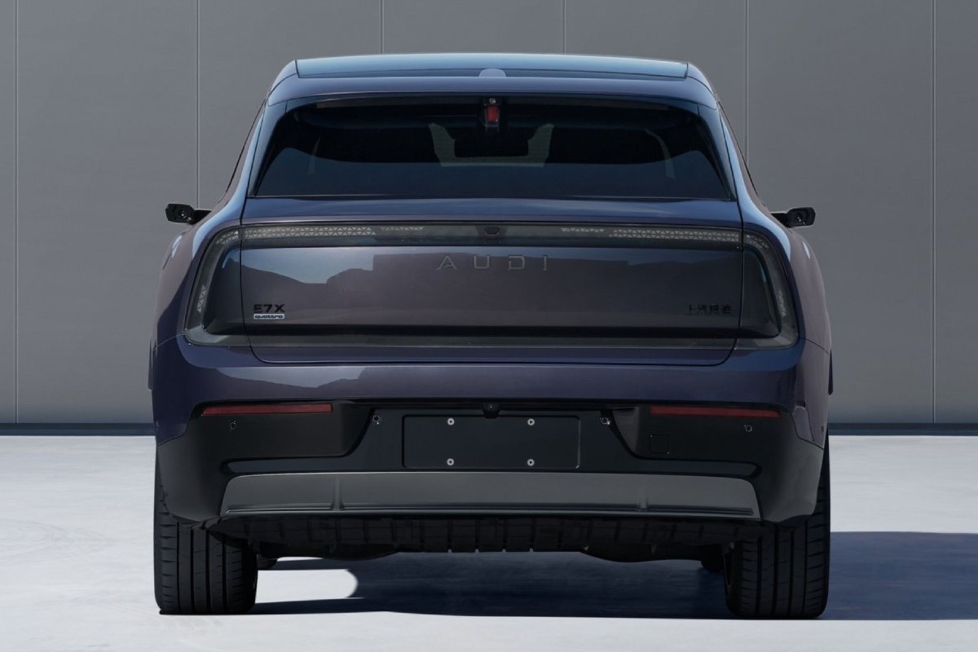 خودرو شاسی بلند برقی AUDI E7X