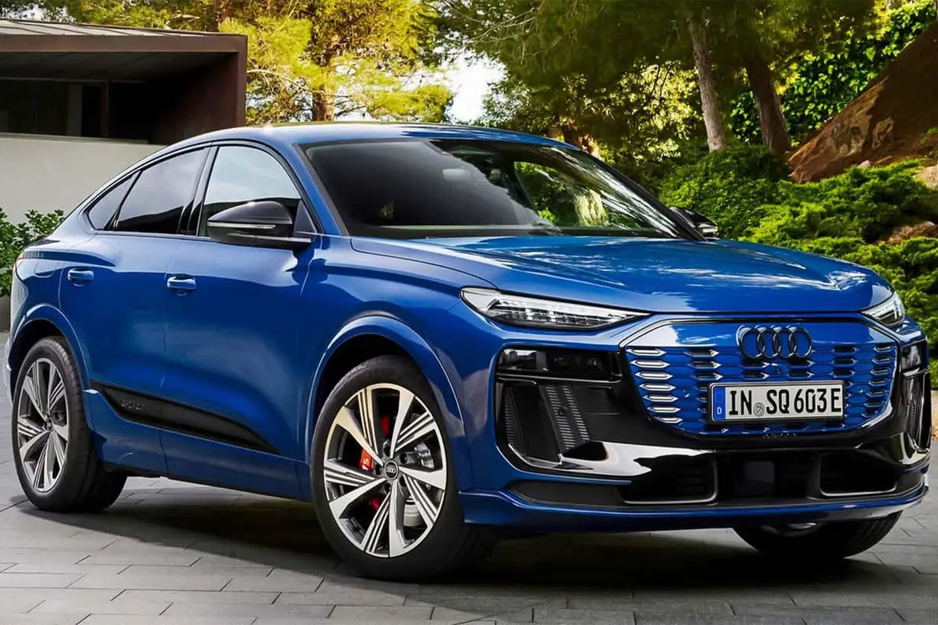 آئودی Q6 Sportback E-Tron 2025 معرفی شد؛ شاسی‌بلند برقی با نمایشگرهای غول‌پیکر، طراحی جذاب و شتاب ۴٫۳ ثانیه