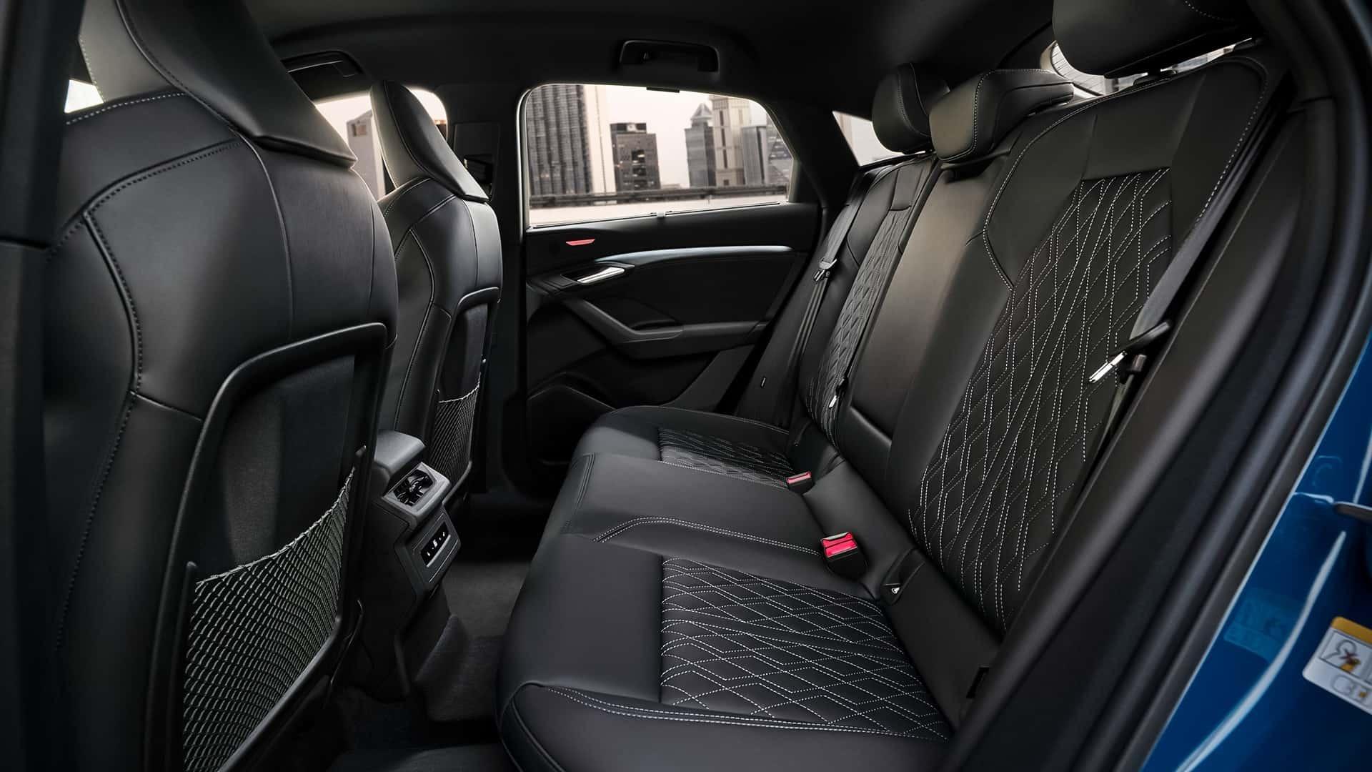 صندلی‌های عقب خودرو آئودی Audi SQ6 Sportback E-Tron
