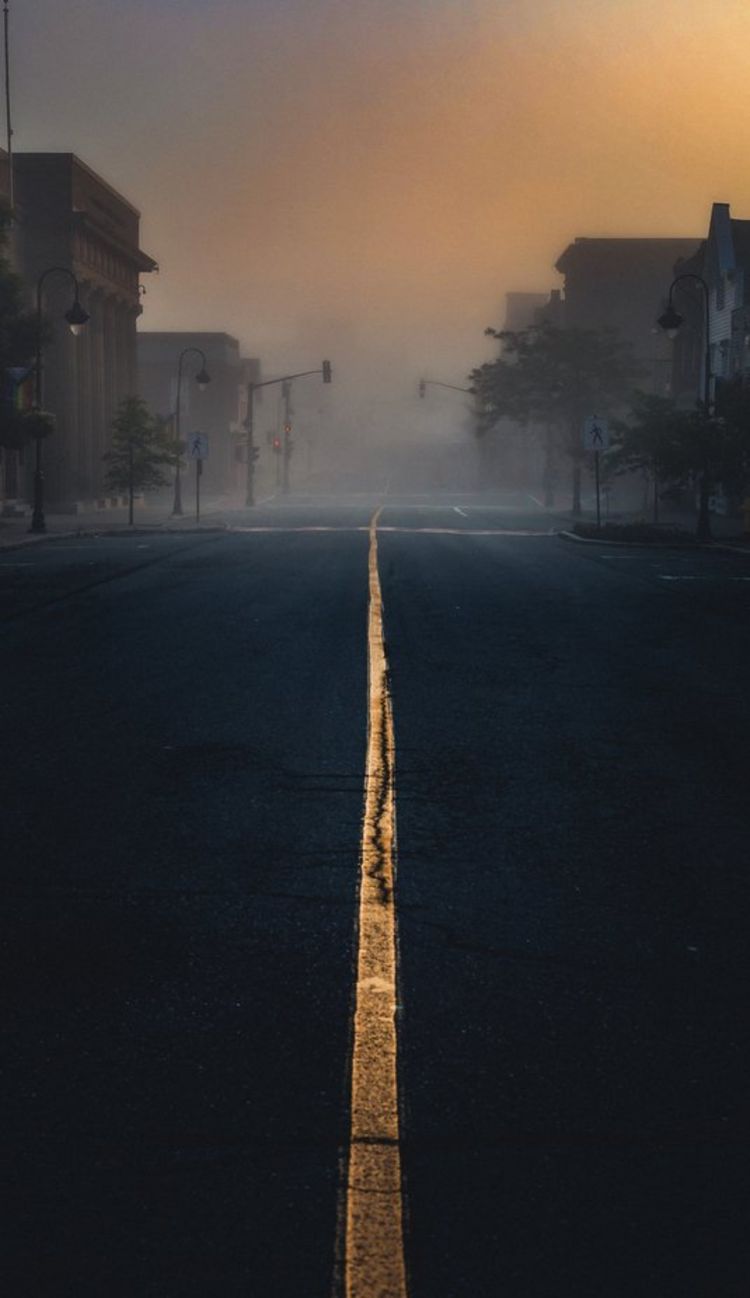 عکاسی خیابانی جاده خط زرد