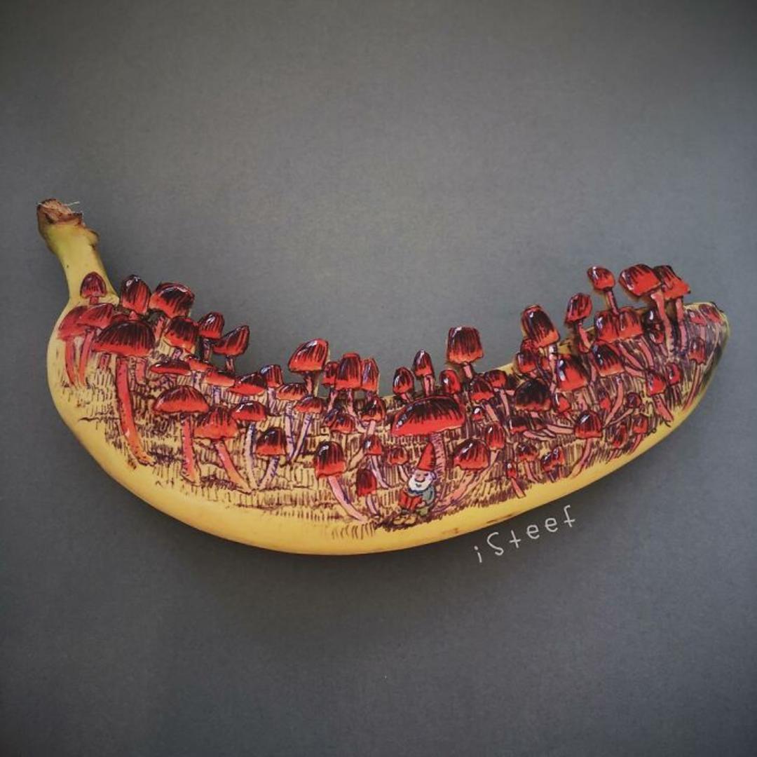 طراحی قارچ روی پوست موز