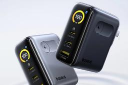 دو عدد شارژر PicoGo AE21 Digital Display Fast Charger کنار هم