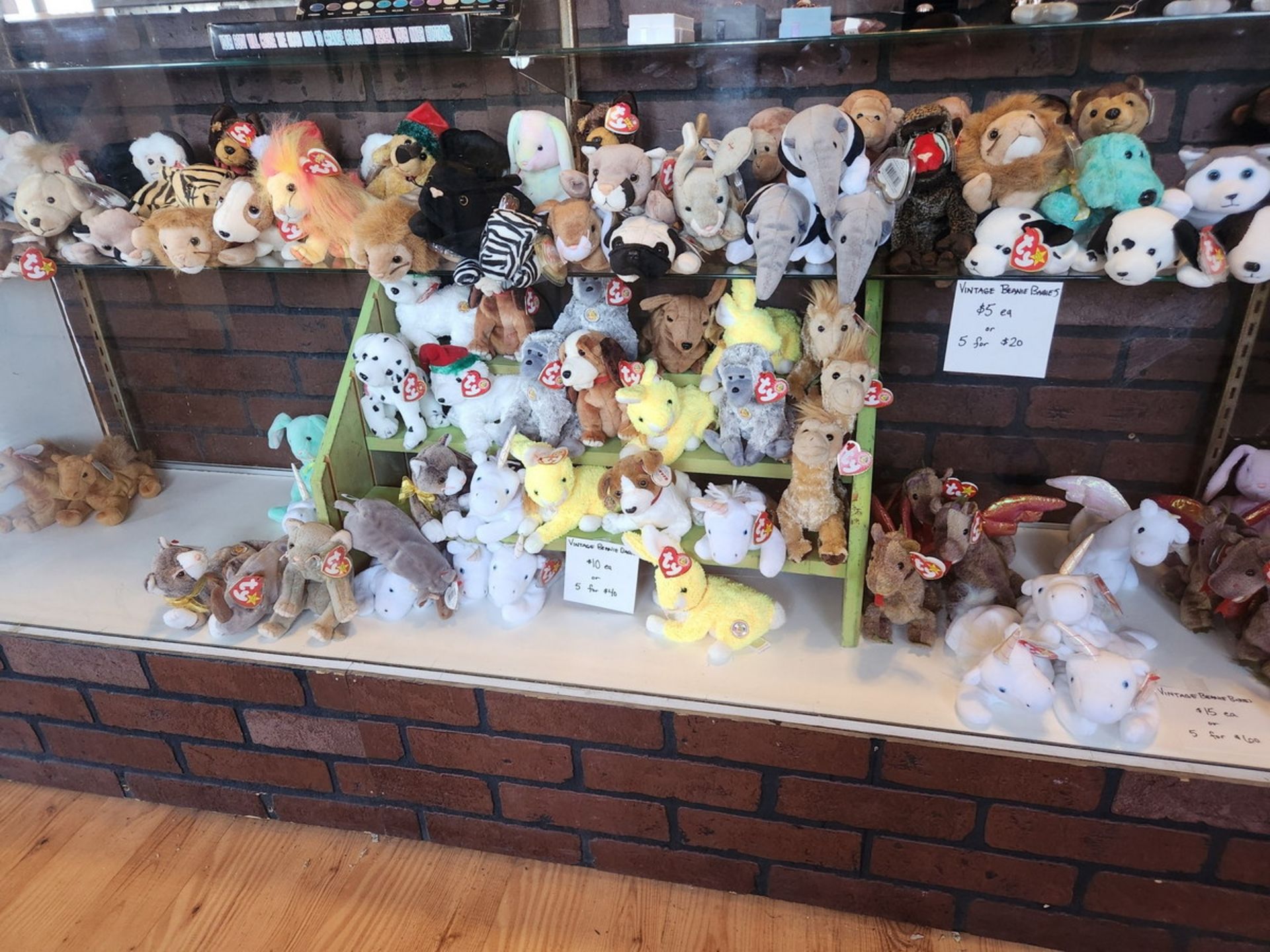 قفسه عروسک‌های بینی بیبیز