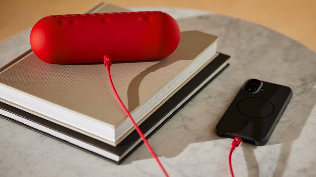 کابل بیتس متصل به بلندگو