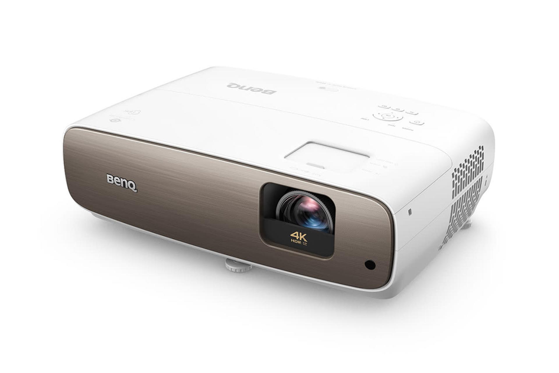 ویدیو پروژکتور بنکیو Benq W2710i نمای جلو و راست