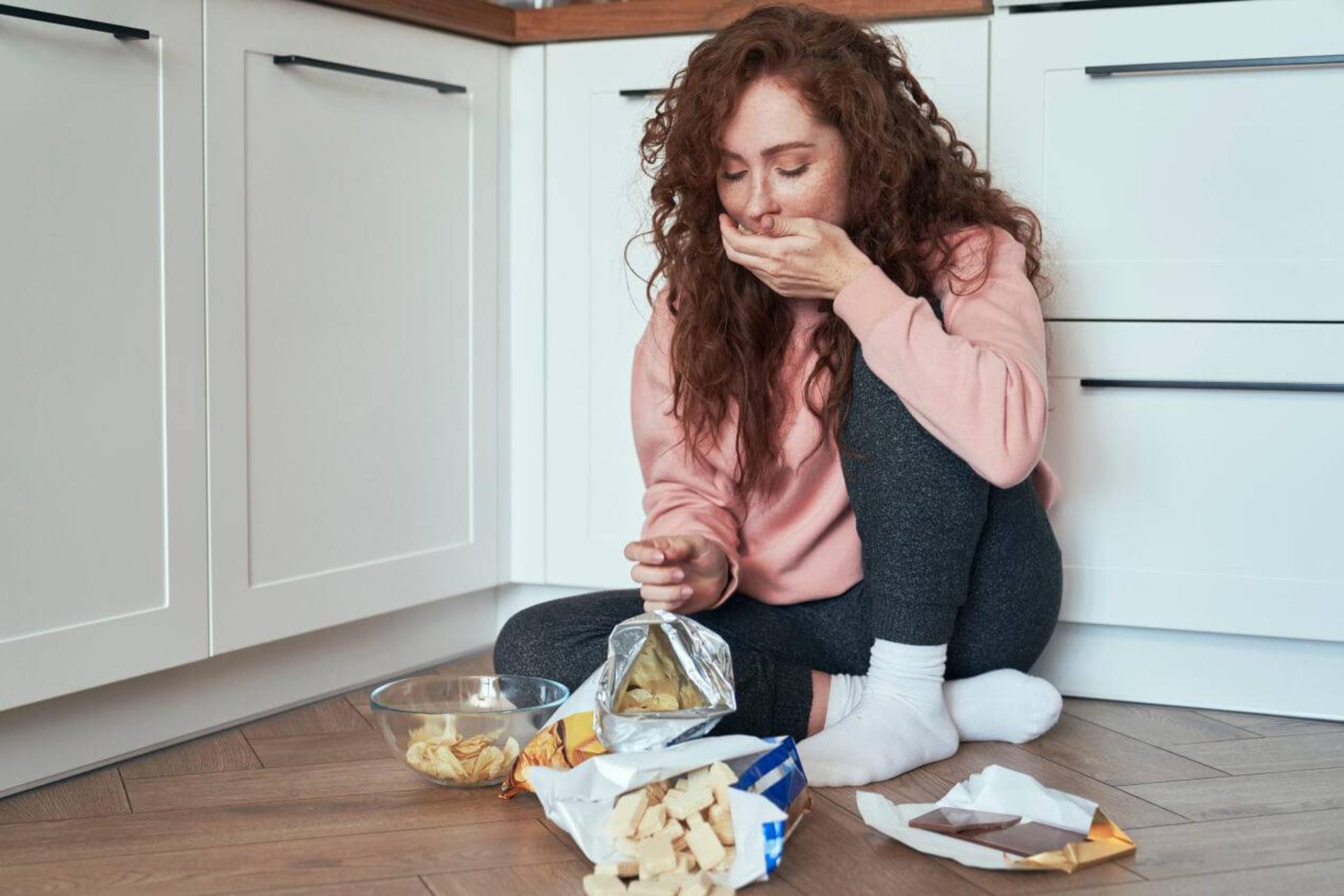 بیماری بولیمیا چیست؟؛ بالاآوردن غذا برای لاغری