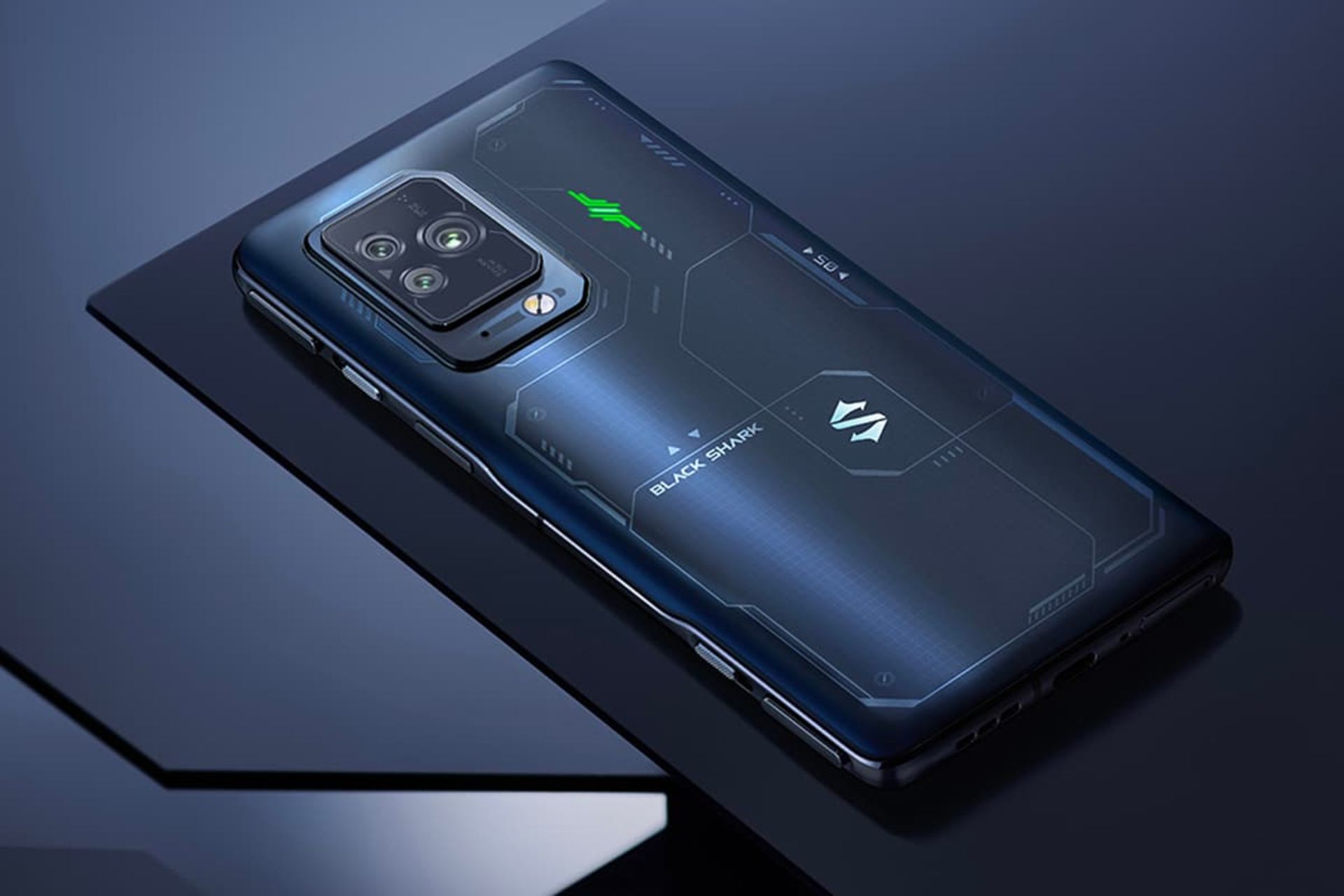 گوشی بلک شارک 5 پرو از نمای پشت