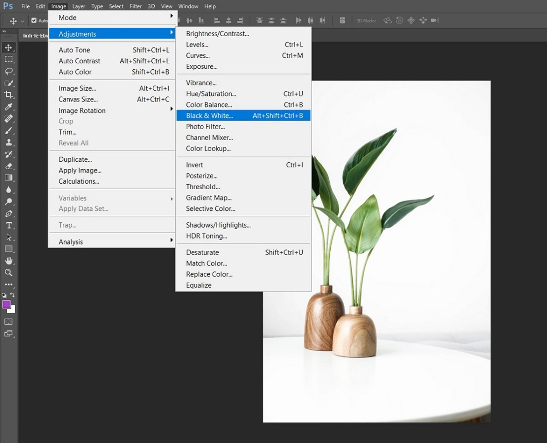 استفاده از گزینه Black & White  تبدیل عکس رنگی به سیاه و سفید در فتوشاپ