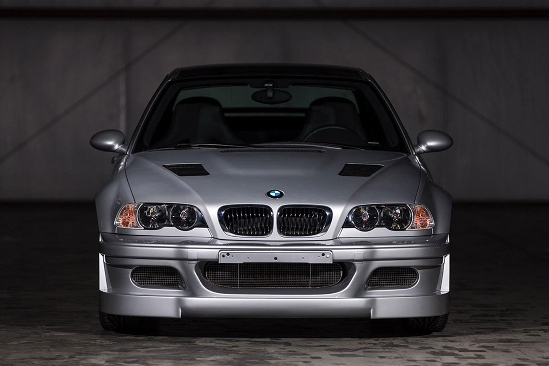 خودرو BMW M3 E46 از نمای جلو